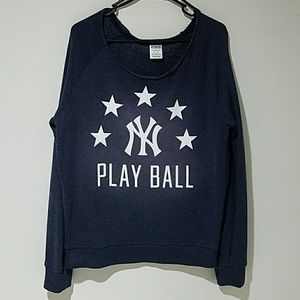 VS Pink Yankees sweatshirt, (M), preowned
